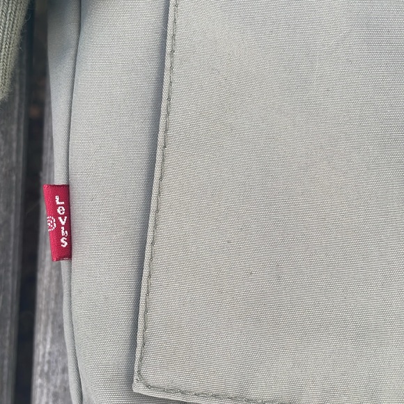 NWOT Levi’s Cargo Jacket - Picture 3 of 9